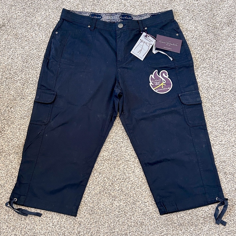 NWT GLORIA VANDERBILT NAVY BLUE WOMEN'S CAPRI PANTS SIZE 14